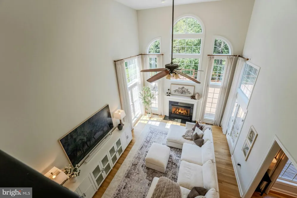 17301 ROUNDMONT PLACE Round Hill, VA 20141