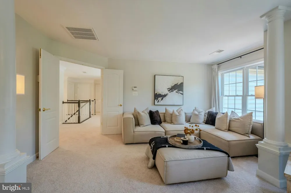 17301 ROUNDMONT PLACE Round Hill, VA 20141