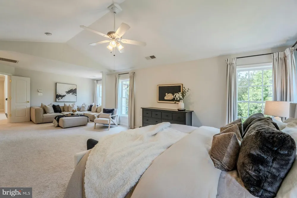 17301 ROUNDMONT PLACE Round Hill, VA 20141