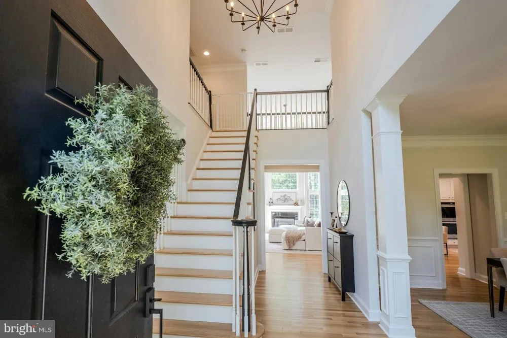 17301 ROUNDMONT PLACE Round Hill, VA 20141