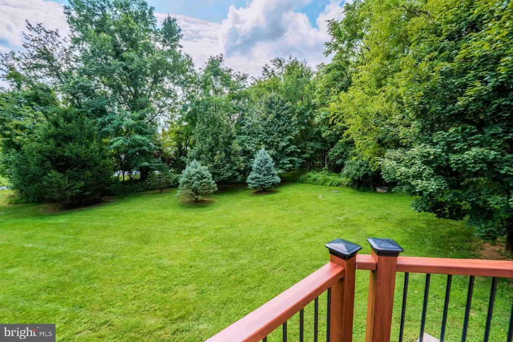 17301 ROUNDMONT PLACE Round Hill, VA 20141