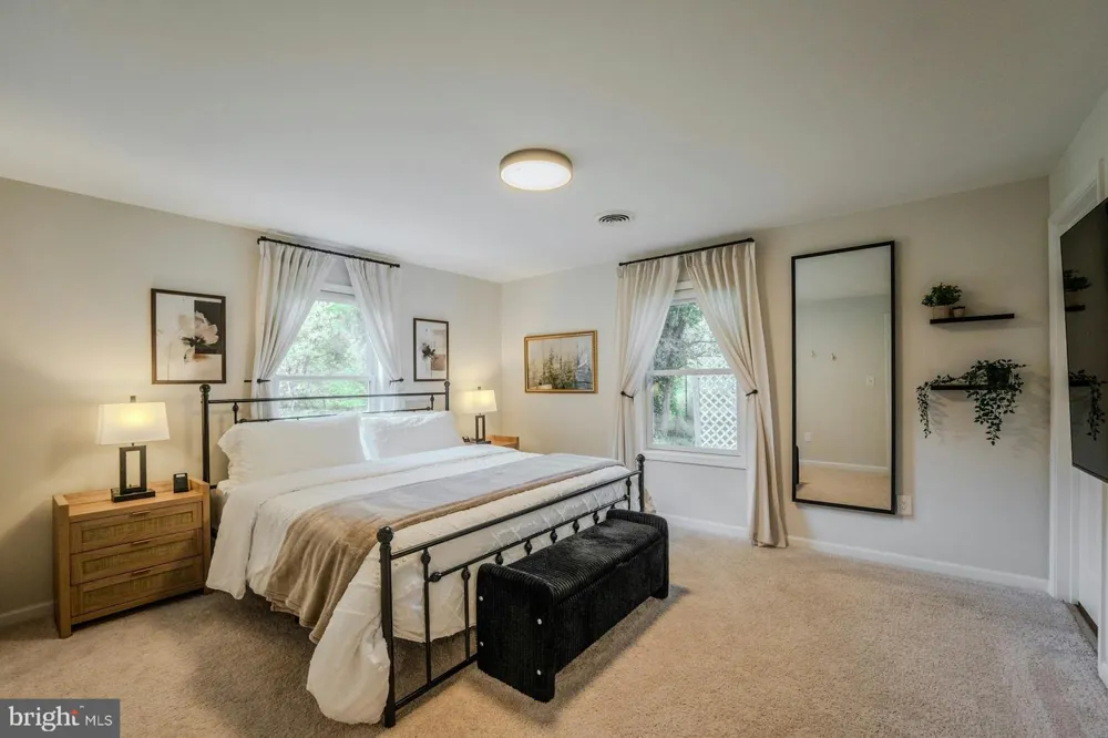 17301 ROUNDMONT PLACE Round Hill, VA 20141