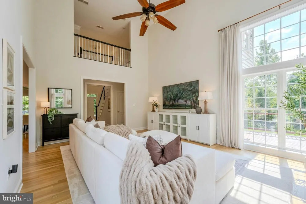 17301 ROUNDMONT PLACE Round Hill, VA 20141