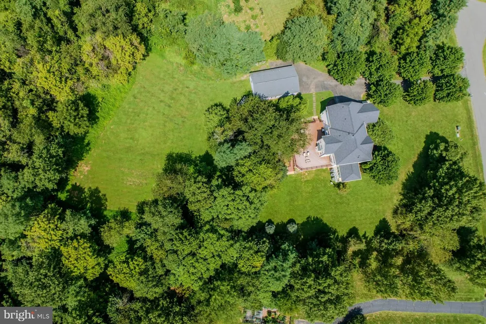 17301 ROUNDMONT PLACE Round Hill, VA 20141