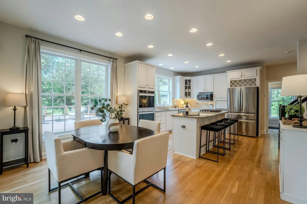 17301 ROUNDMONT PLACE Round Hill, VA 20141