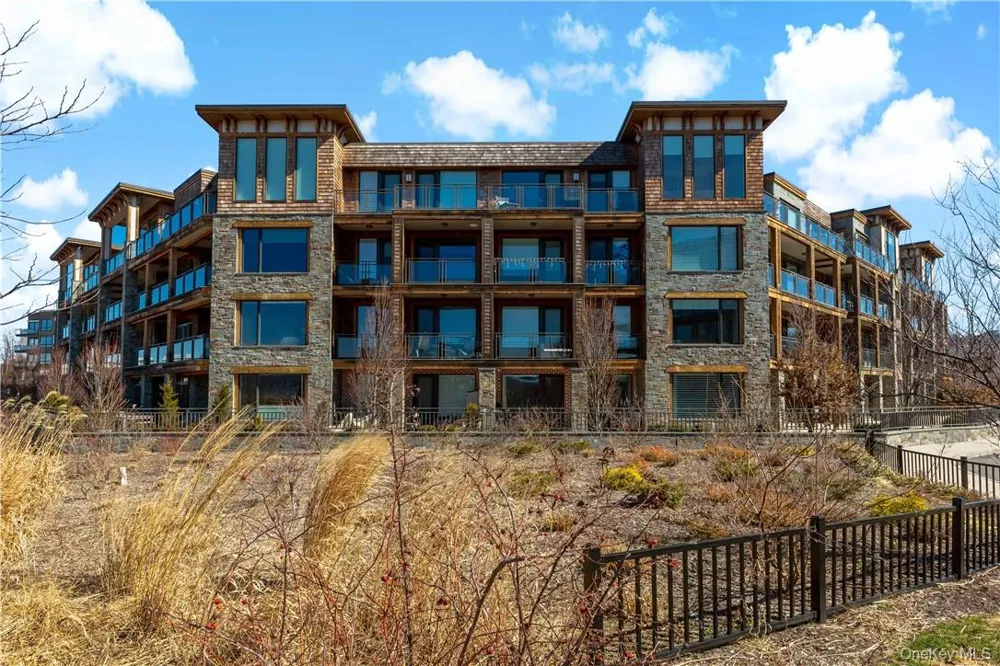 45 Hudson View Way Way #400 Tarrytown, NY 10591