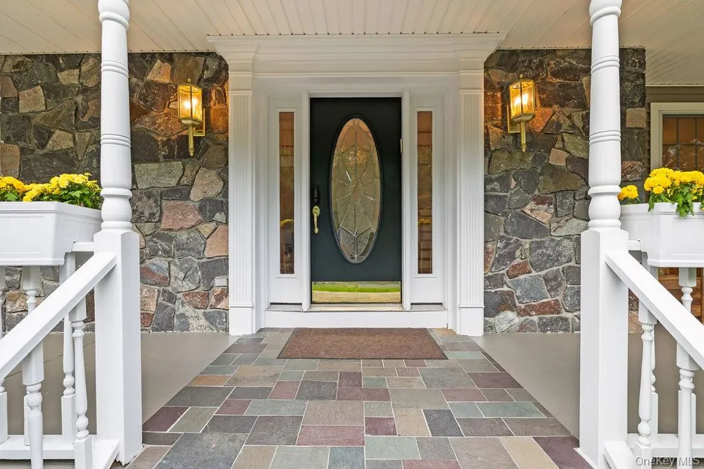 10 Golden Road Montebello, NY 10901