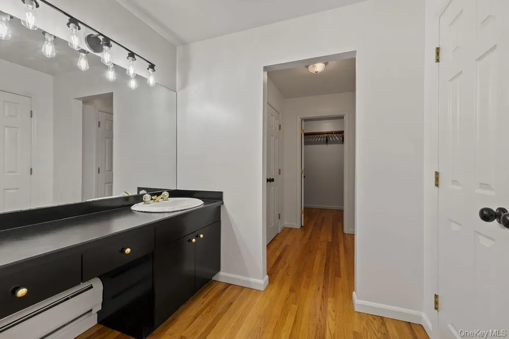 10 Golden Road Montebello, NY 10901