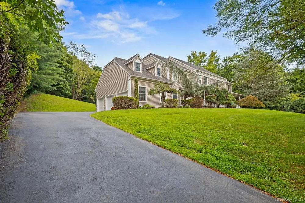 10 Golden Road Montebello, NY 10901