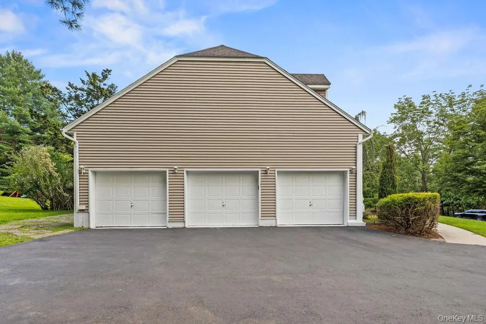 10 Golden Road Montebello, NY 10901