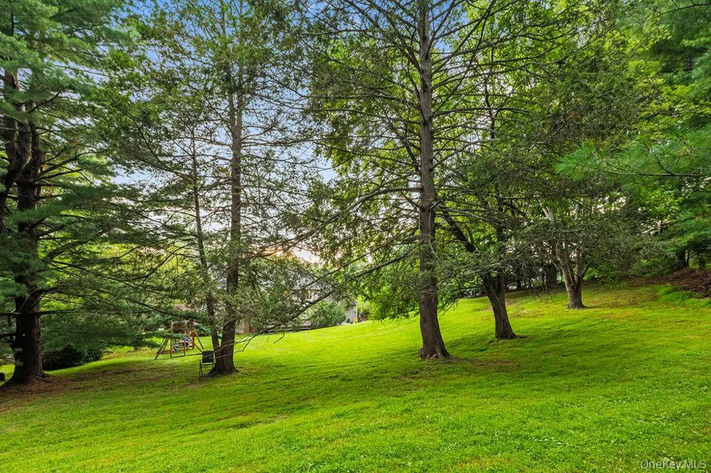 10 Golden Road Montebello, NY 10901