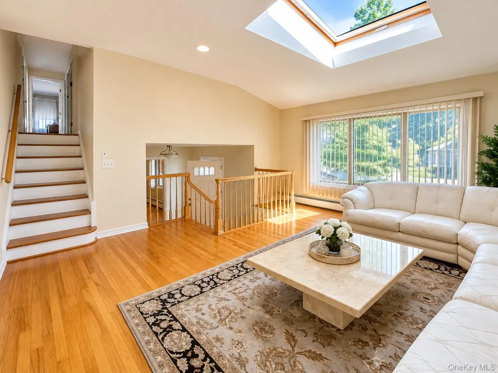 2 Carol Avenue Farmingville, NY 11738