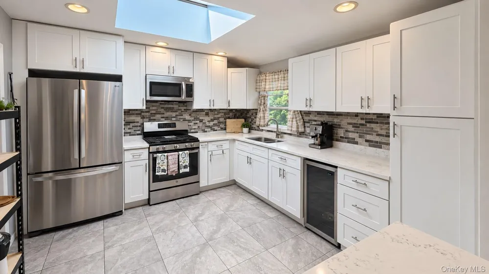 28 Pike Place Mahopac, NY 10541