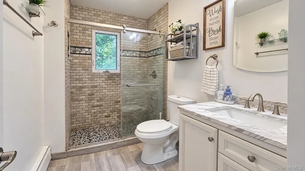28 Pike Place Mahopac, NY 10541