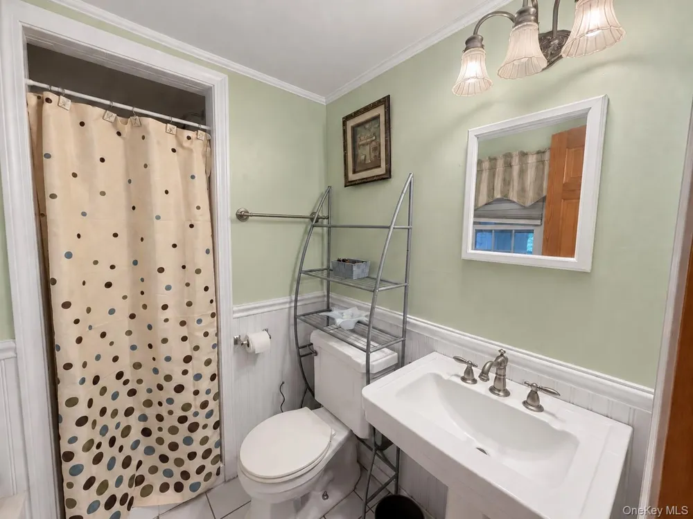 28 Pike Place Mahopac, NY 10541