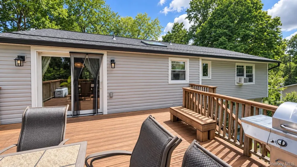 28 Pike Place Mahopac, NY 10541