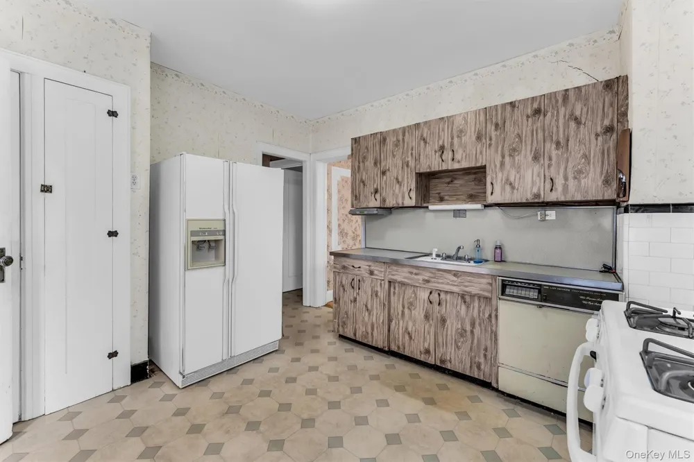 13226 114th Place South Ozone Park, NY 11420