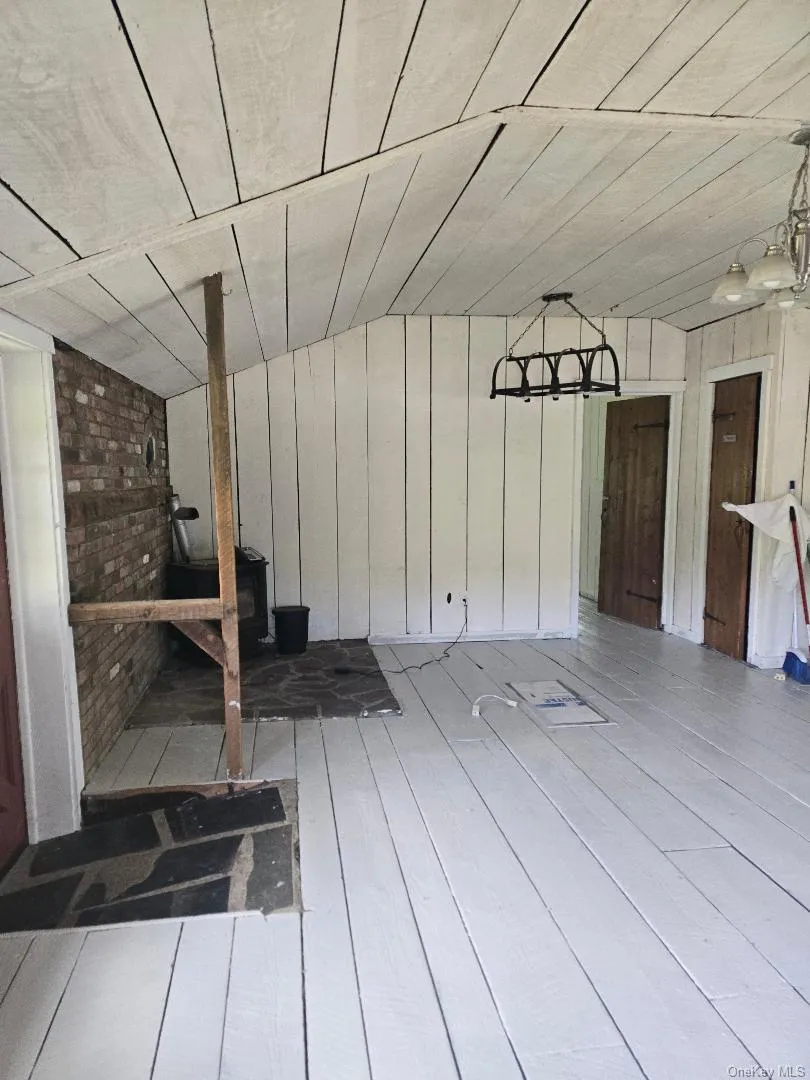 6437 Route 209 Kerhonkson, NY 12446