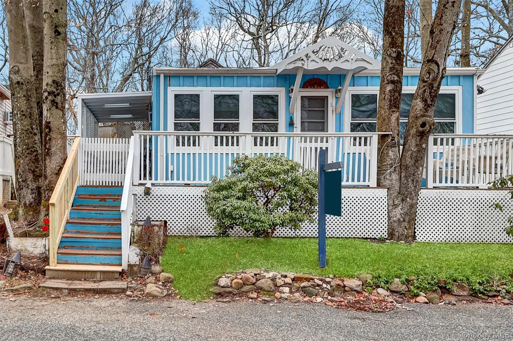 21 Cottage Road Baiting Hollow, NY 11933