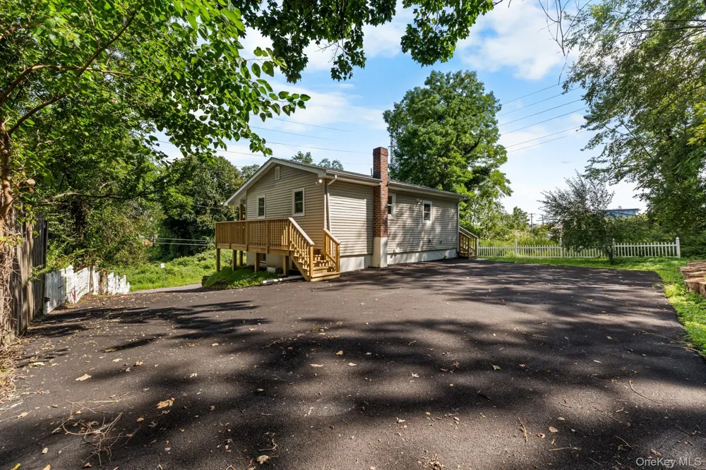 19 Dykes Park Road Nanuet, NY 10954