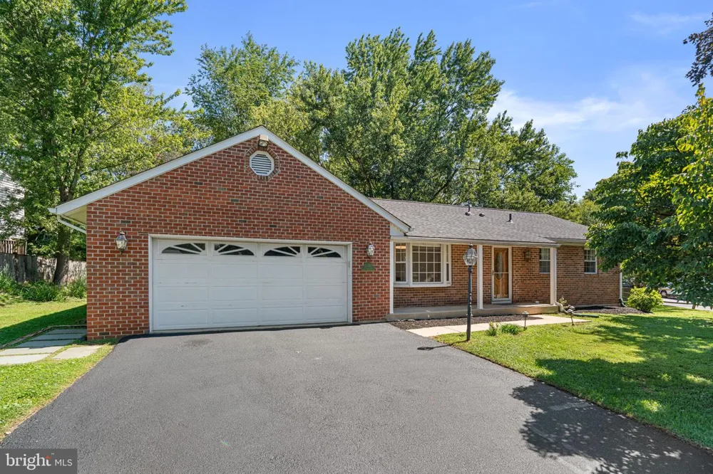 24101 LOG HOUSE ROAD Gaithersburg, MD 20882