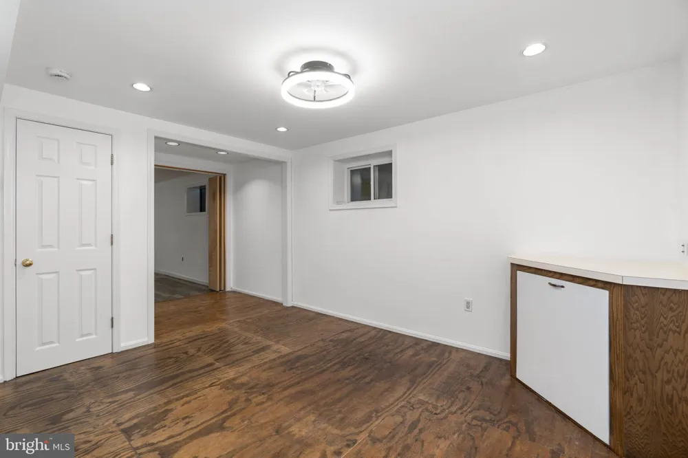 24101 LOG HOUSE ROAD Gaithersburg, MD 20882