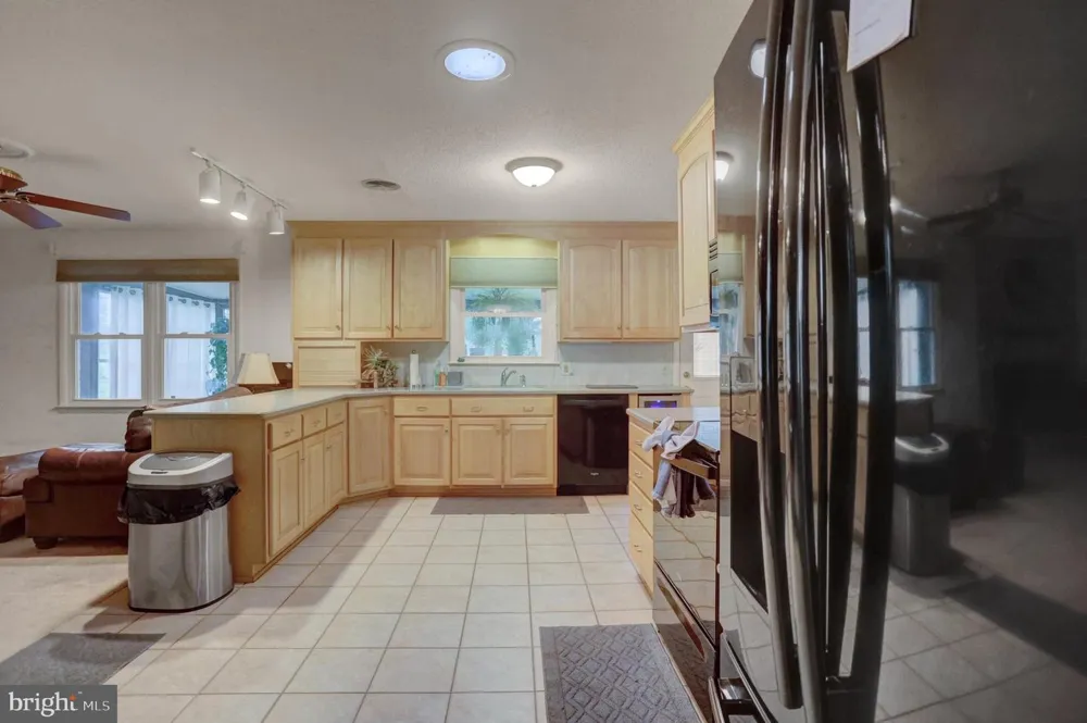 218 MEADOW LANE Chambersburg, PA 17202