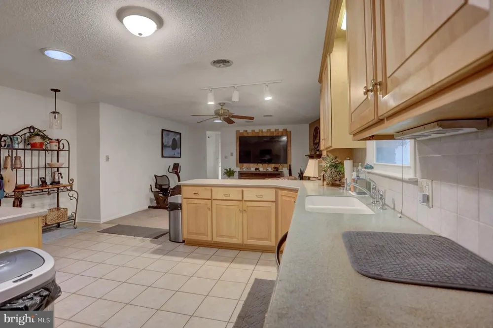 218 MEADOW LANE Chambersburg, PA 17202