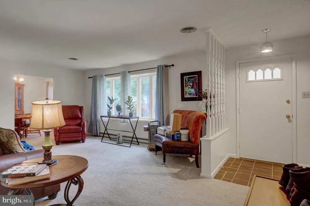 218 MEADOW LANE Chambersburg, PA 17202