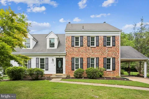 13 PITT COURT