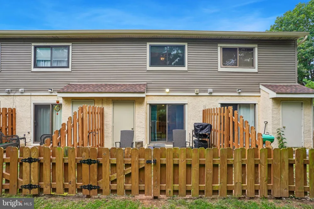53 ASH STOKER LANE Horsham, PA 19044