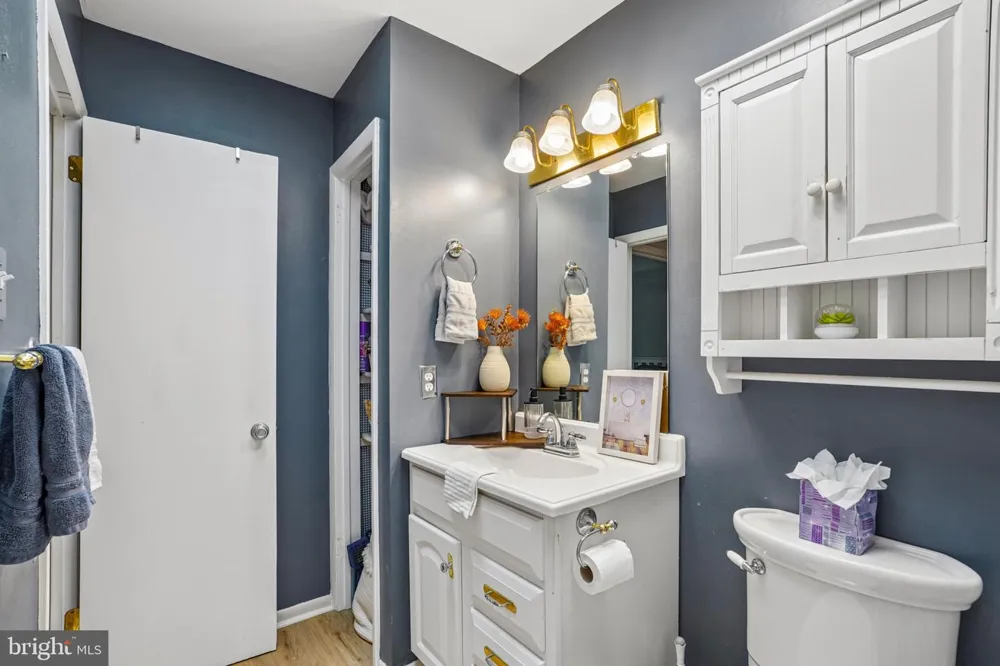 53 ASH STOKER LANE Horsham, PA 19044