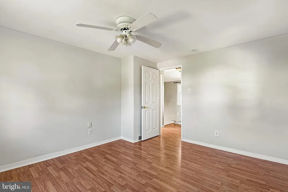 2338 POE ROAD Secane, PA 19018