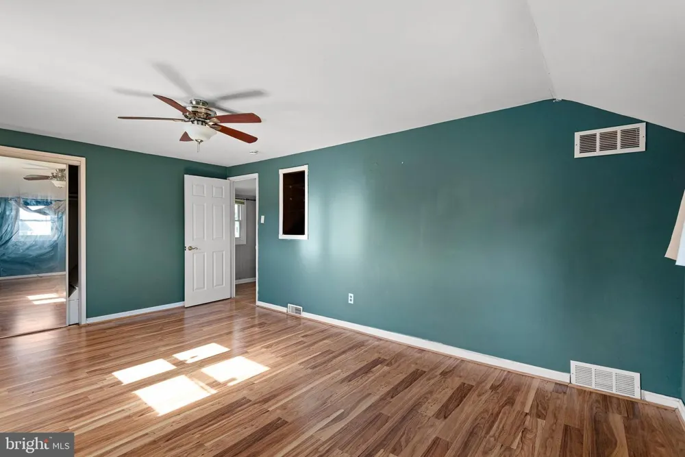 2338 POE ROAD Secane, PA 19018