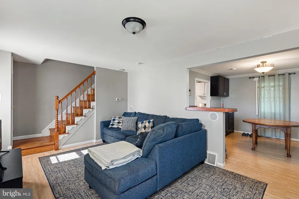 2338 POE ROAD Secane, PA 19018