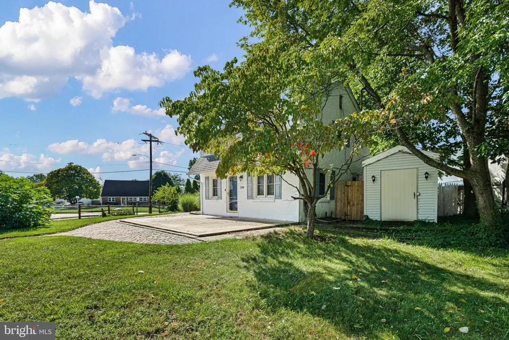 2338 POE ROAD Secane, PA 19018
