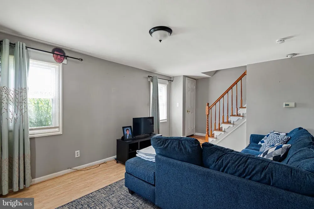 2338 POE ROAD Secane, PA 19018