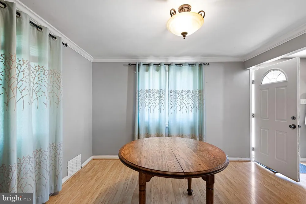 2338 POE ROAD Secane, PA 19018