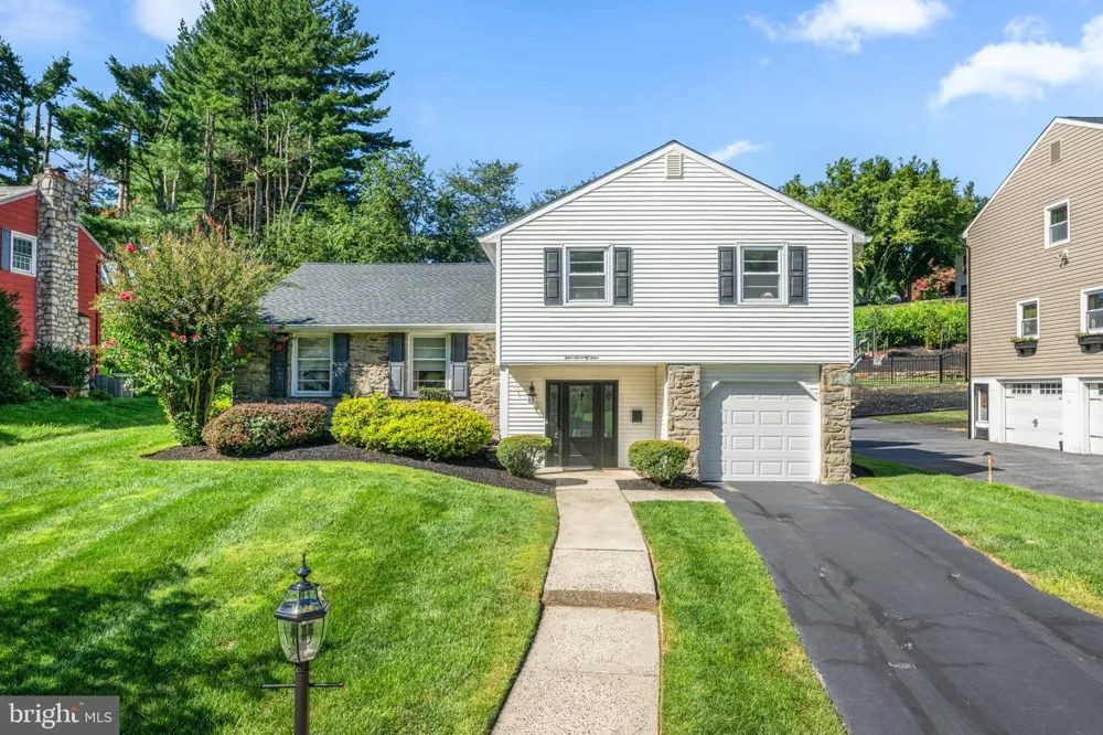474 DOE RUN LANE Springfield, PA 19064