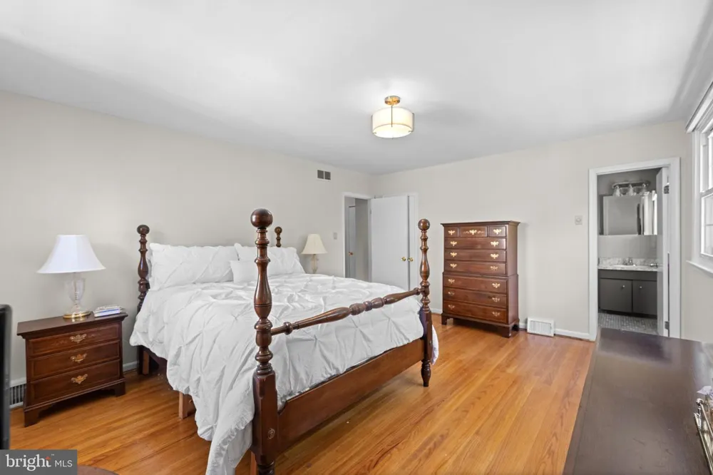 474 DOE RUN LANE Springfield, PA 19064