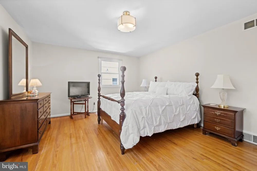 474 DOE RUN LANE Springfield, PA 19064