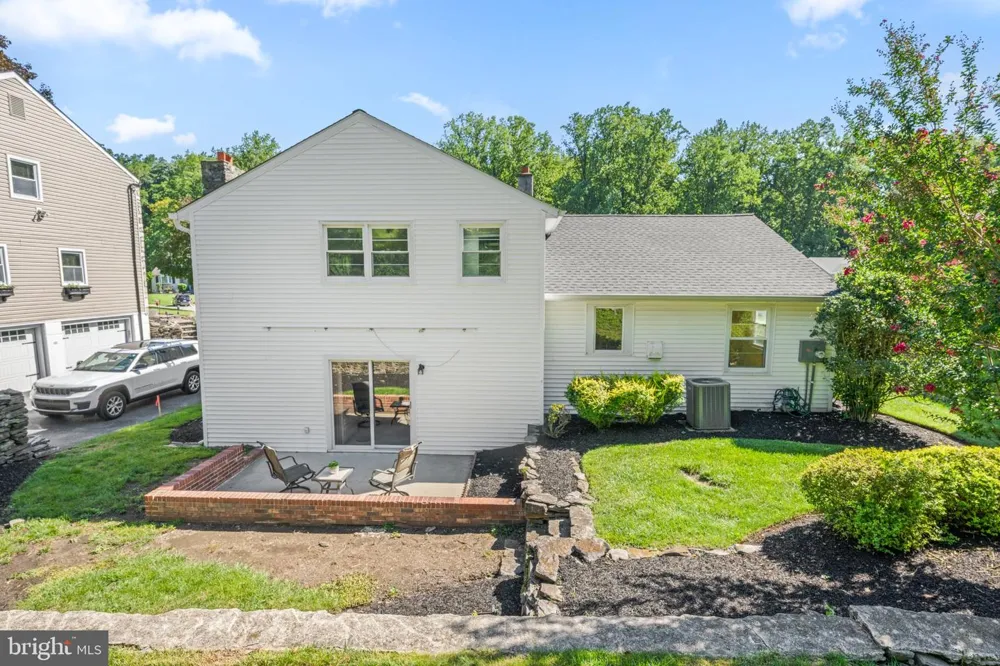 474 DOE RUN LANE Springfield, PA 19064