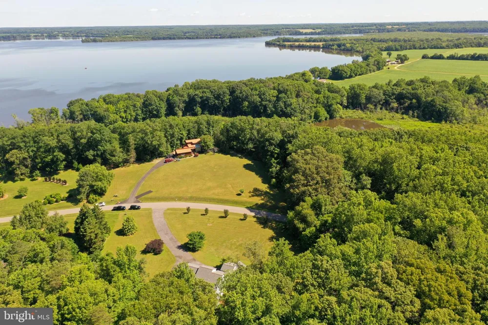 30724 PORTOBAGO TRAIL Port Royal, VA 22535