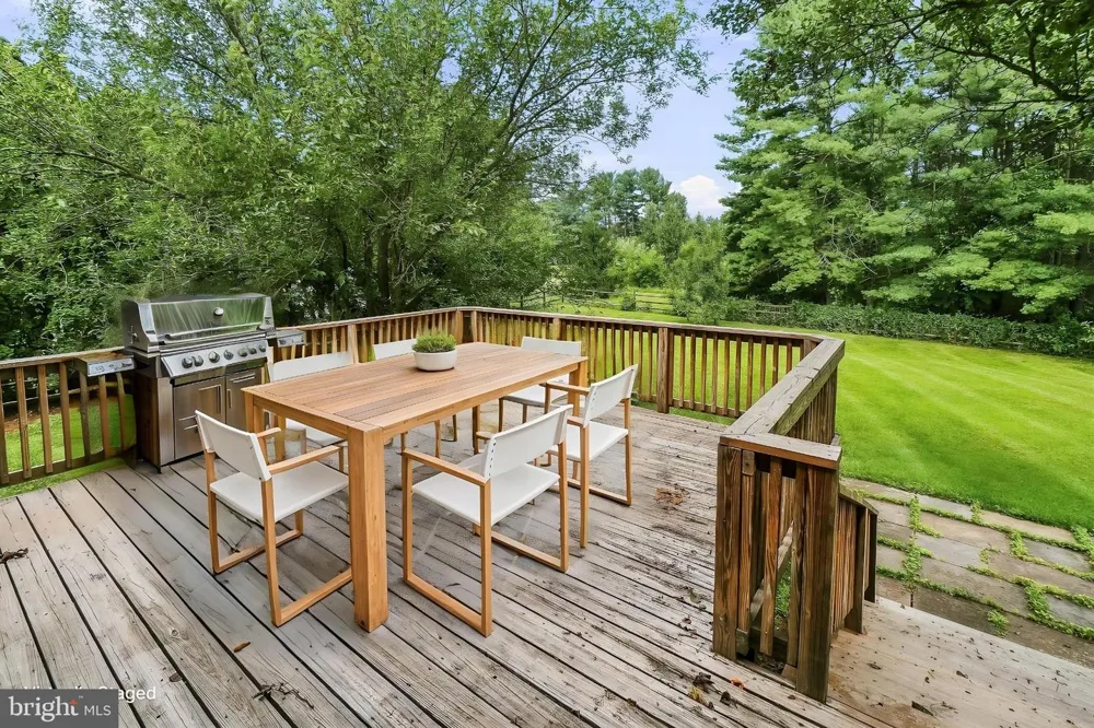17004 SPATES HILL ROAD Poolesville, MD 20837