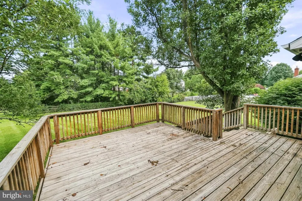 17004 SPATES HILL ROAD Poolesville, MD 20837