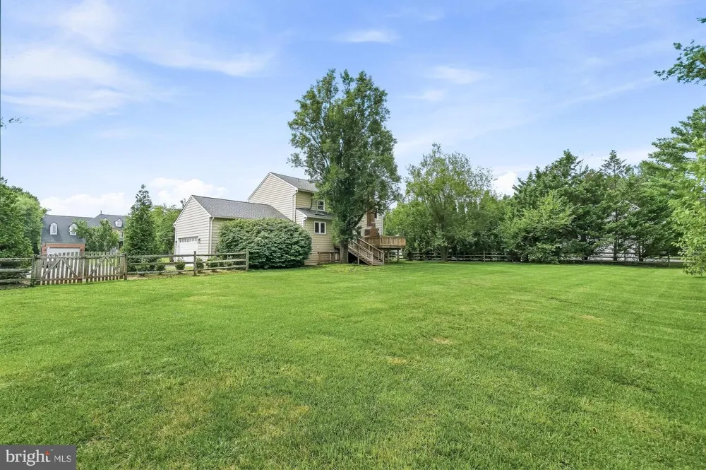 17004 SPATES HILL ROAD Poolesville, MD 20837