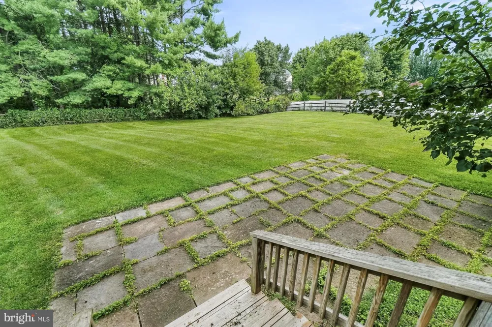 17004 SPATES HILL ROAD Poolesville, MD 20837