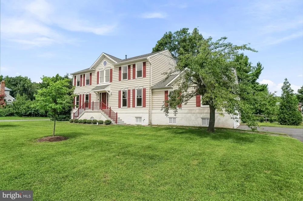 17004 SPATES HILL ROAD Poolesville, MD 20837