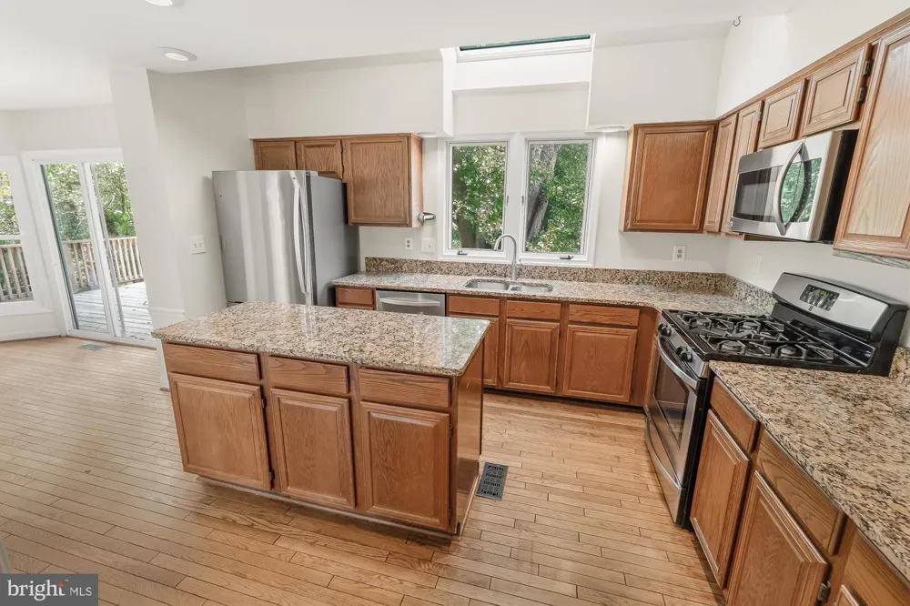 17004 SPATES HILL ROAD Poolesville, MD 20837