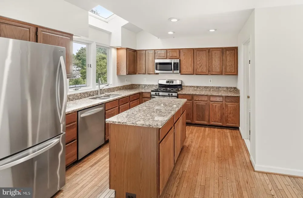 17004 SPATES HILL ROAD Poolesville, MD 20837